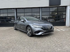 Mercedes-Benz EQE - 300 Business LIMITED | Panoramadak | Donkergetint Glas Achter | Apple CarPlay | Android Au