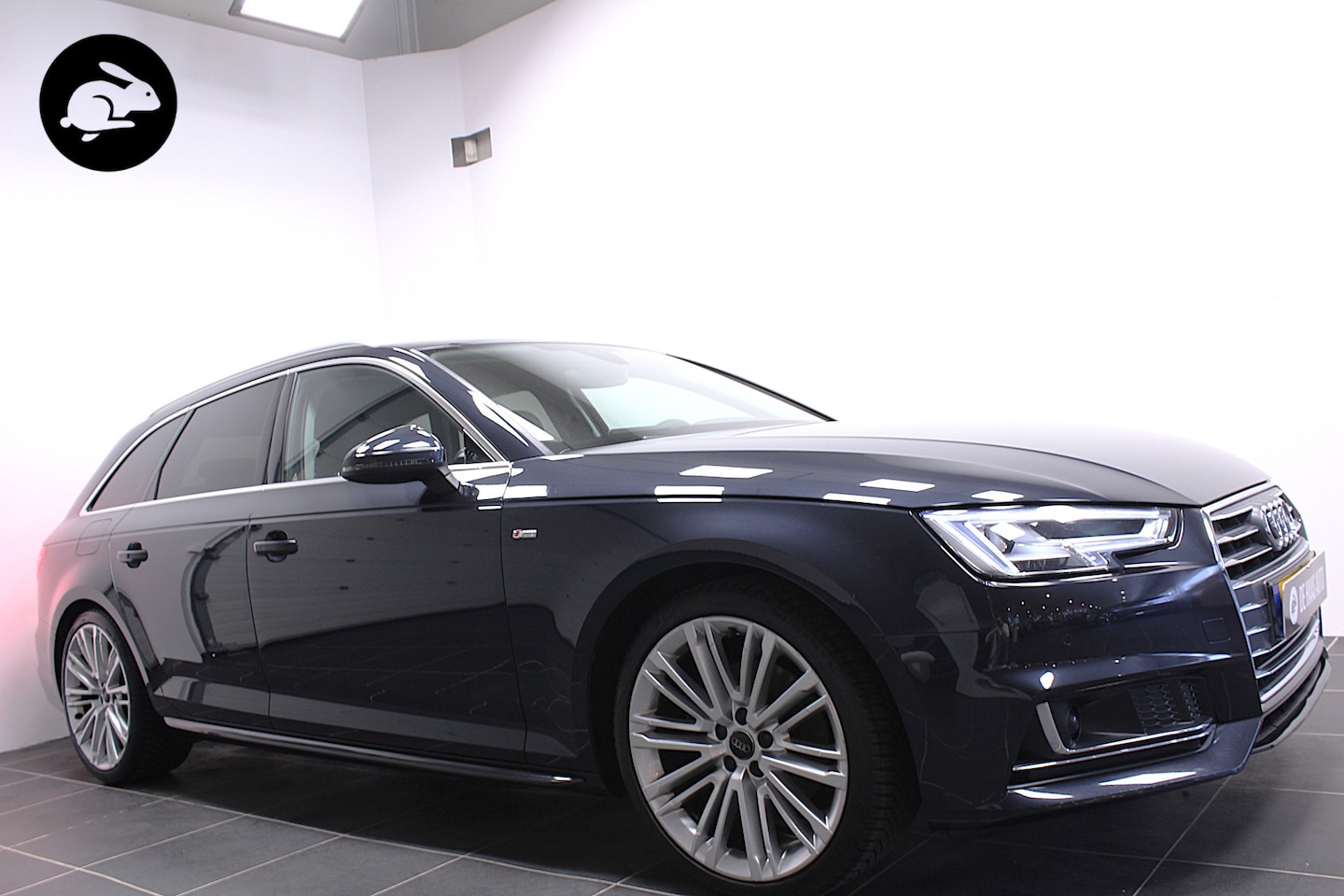 Audi A4 Avant - 2.0 TFSI S-Line/Acc/Virtual/Alcantara/19 inch - AutoWereld.nl