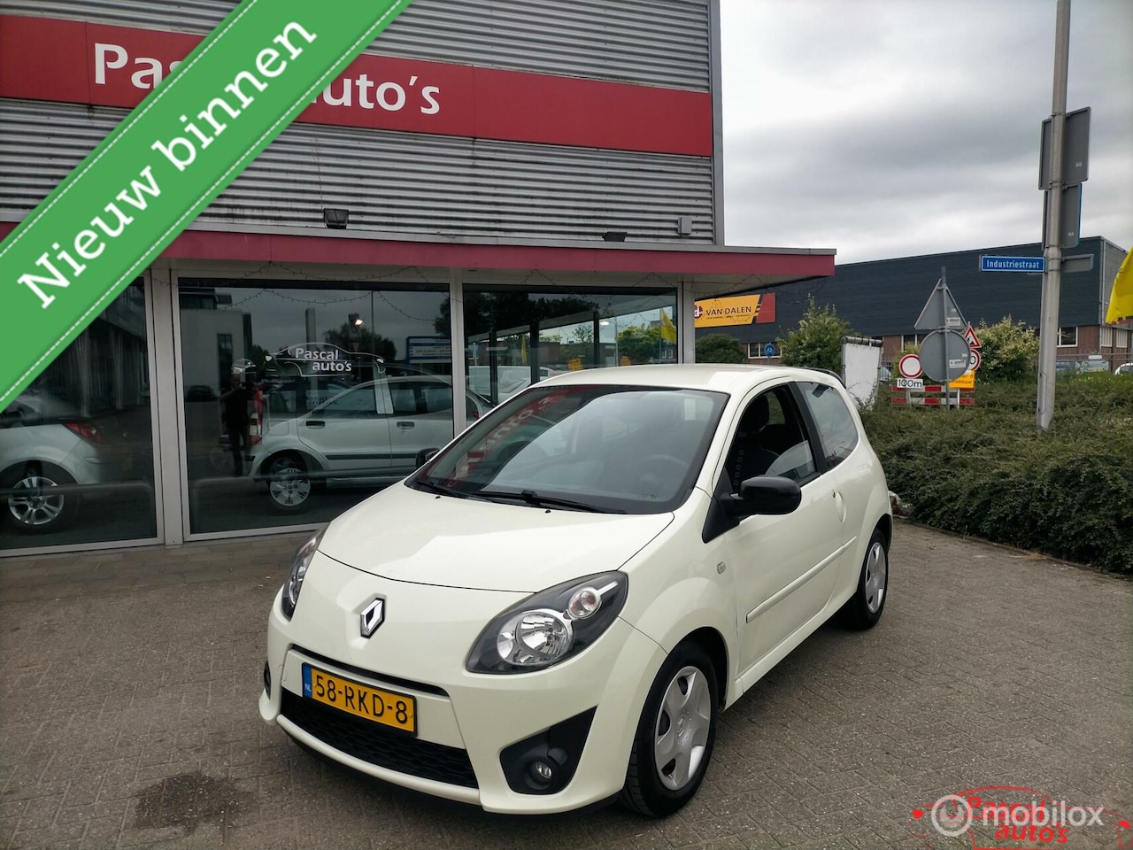 Renault Twingo - 1.2-16V Night & Day nap airco cruise contr - AutoWereld.nl