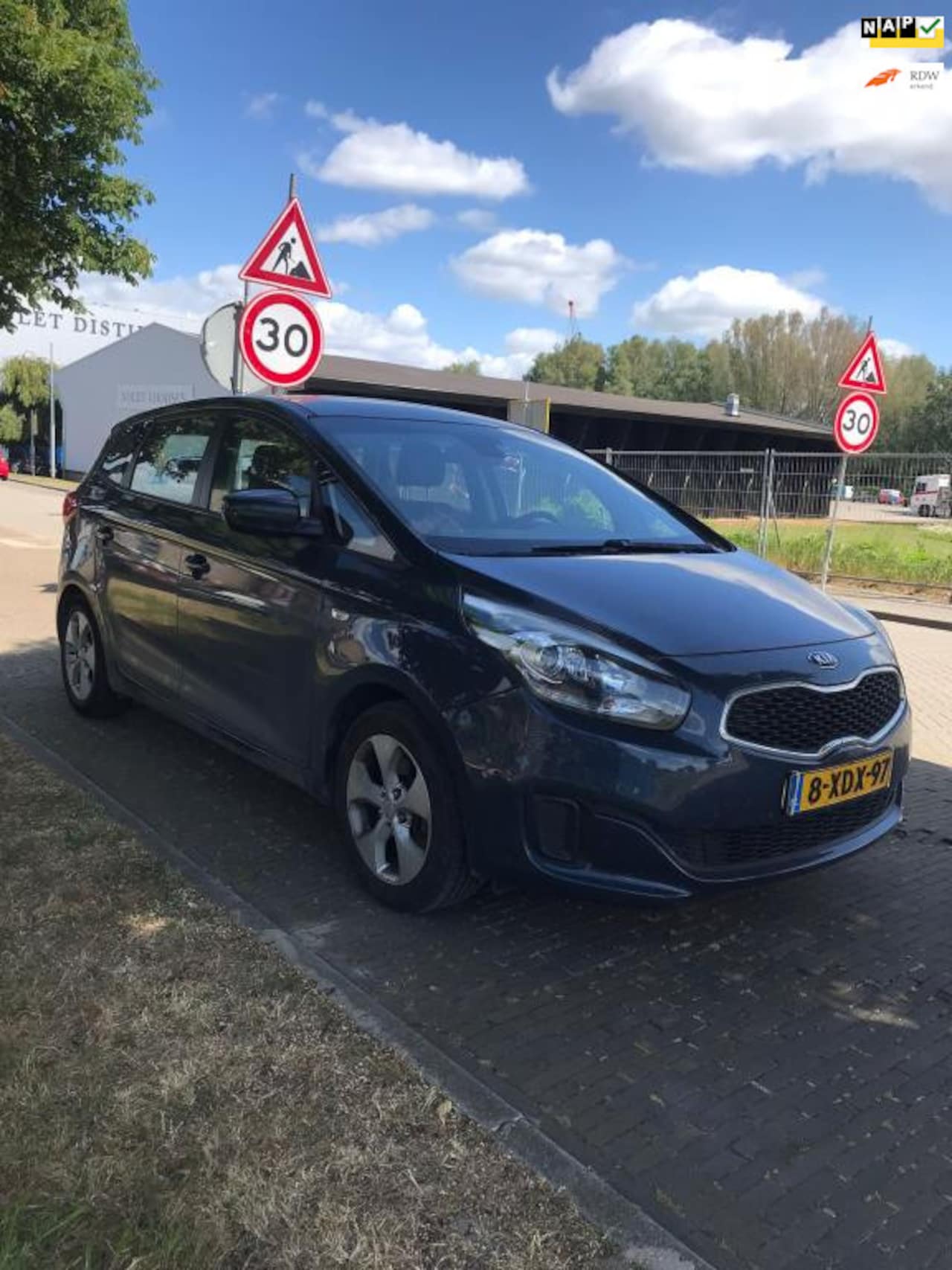 Kia Carens - 1.6 GDi ComfortLine 1.6 GDi ComfortLine - AutoWereld.nl
