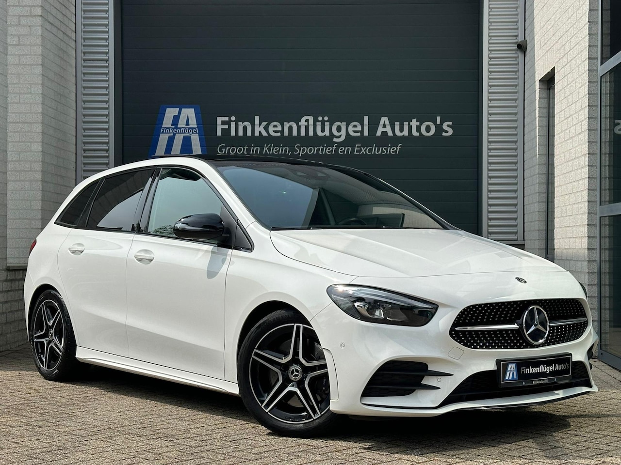 Mercedes-Benz B-klasse - B250 AMG-line Night 224 pk |Pano |Camera |Sfeer |Widescreen | - AutoWereld.nl