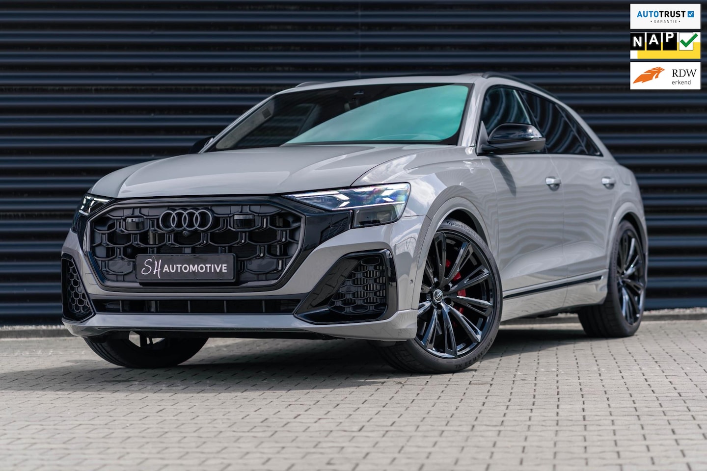 Audi Q8 - 60 TFSI e Quattro S Competition / NARDO / FULL / PANO / ALCANTARA - AutoWereld.nl