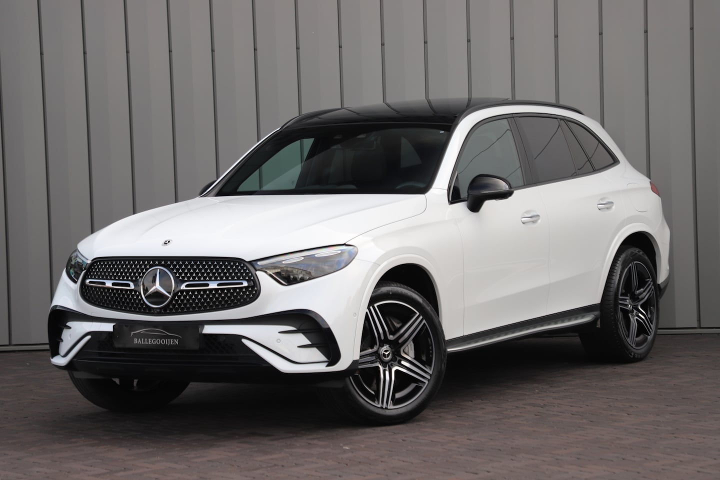 Mercedes-Benz GLC-klasse - 300e AMG 4-Matic | 313PK | Massage | Pano | Burmester | Digital-light | Sfeerverlichting | - AutoWereld.nl