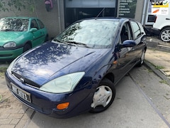 Ford Focus - 1.4-16V Trend Airco/Apk/Boekjes/Nw.Distributie