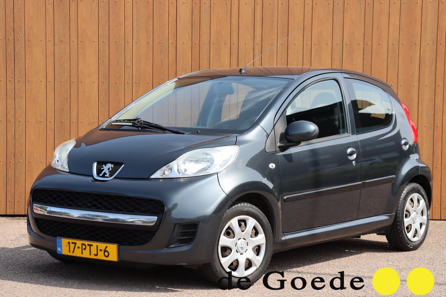Peugeot 107 - 1.0-12V Millesim 200 Org.NL airco - AutoWereld.nl