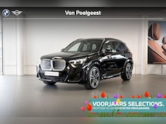 BMW iX1 - eDrive20 67 kWh | M Sport | Glazen Panoramadak | Harman Kardon | Stoelverwarming | Trekhaa