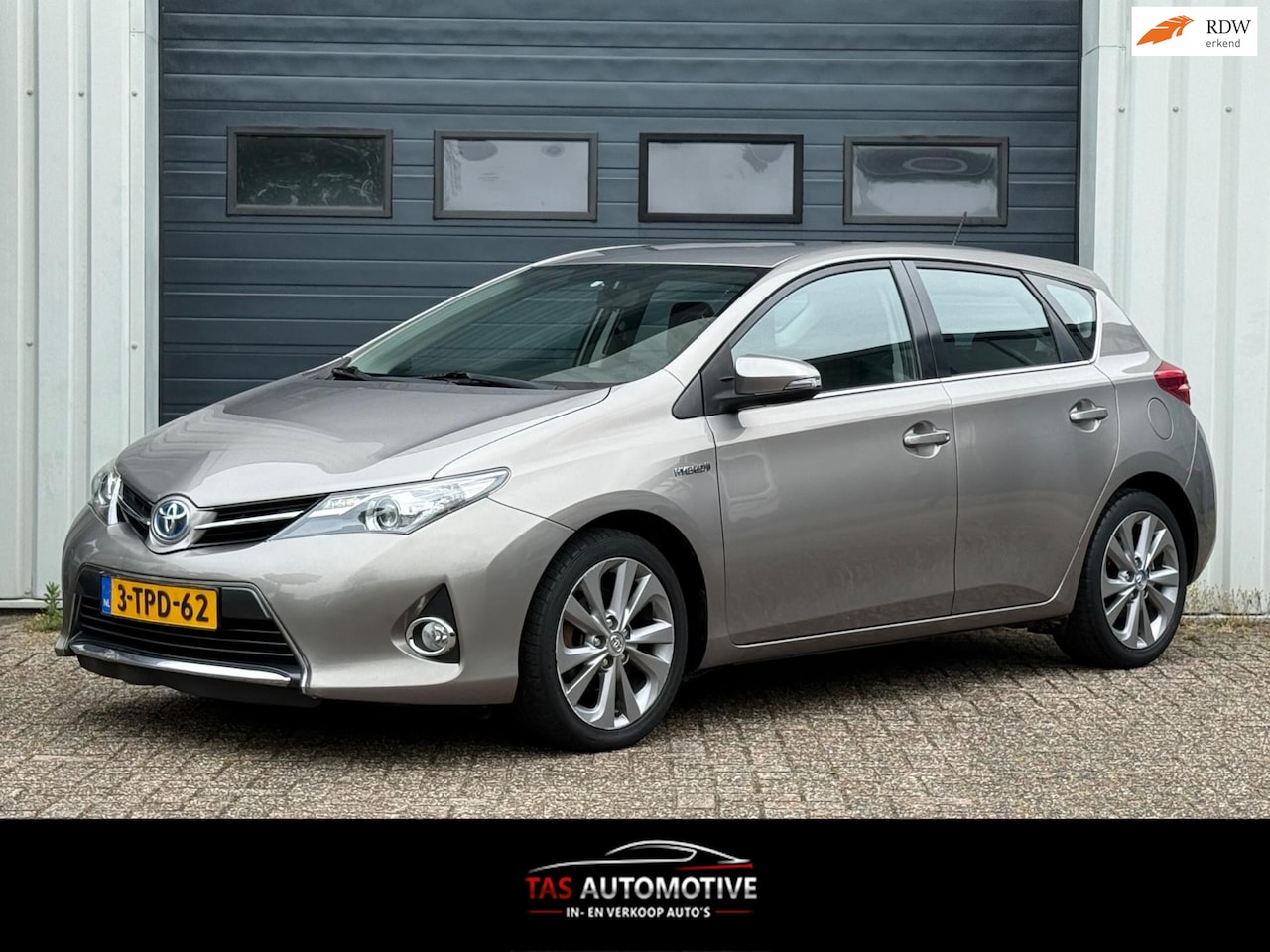 Toyota Auris - 1.8 Hybrid Lease NAVI / CLIMA / CRUISE / APK - AutoWereld.nl