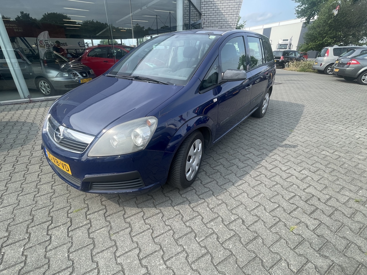 Opel Zafira - 2.2 Cosmo Bovag alfeverbeurt, met nieuwe brandstofpomp, nieuwe APK Full options, Automaat - AutoWereld.nl