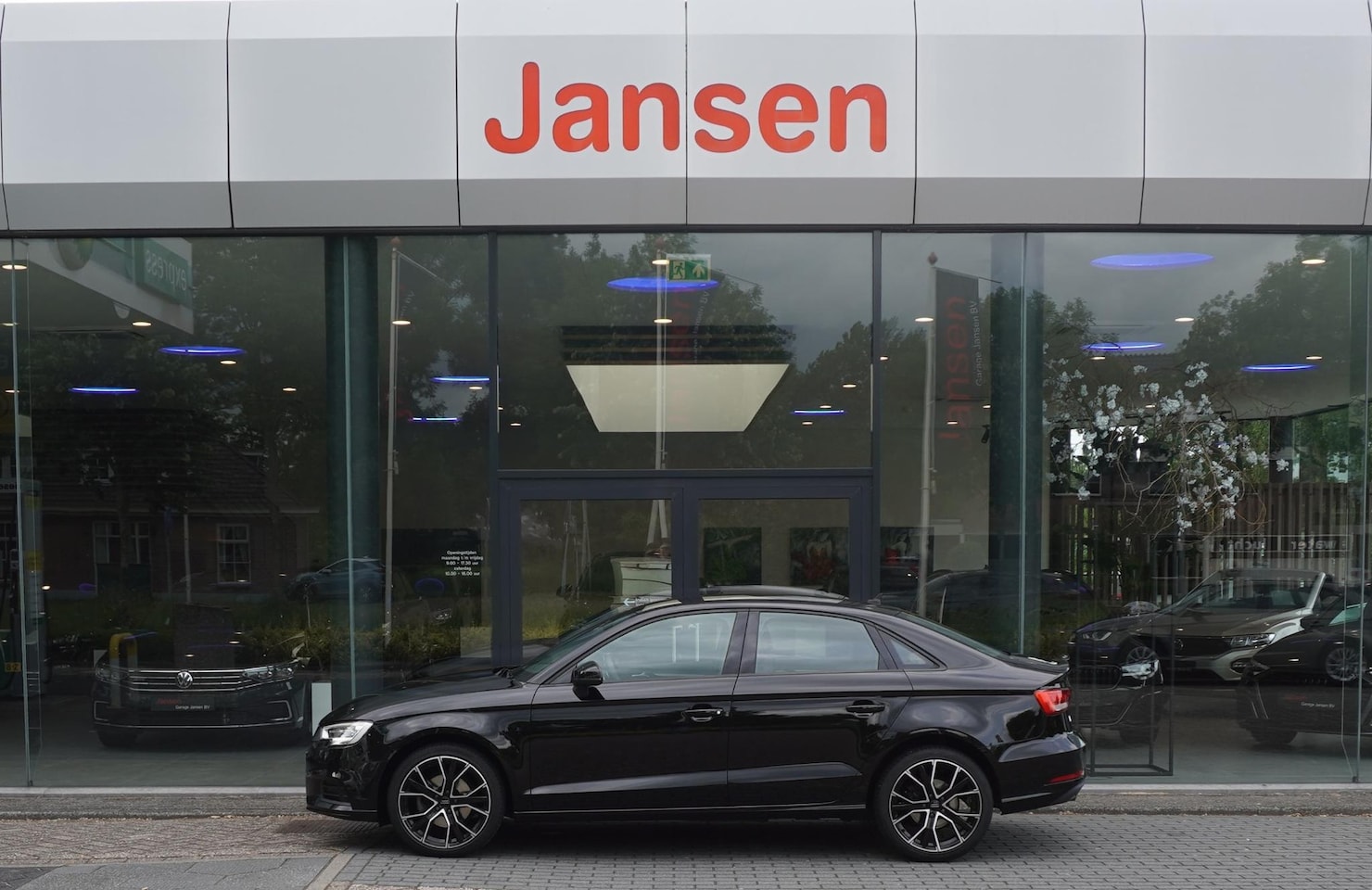 Audi A3 Limousine - 30 TFSI Pro Line | Cruise control | Navi | 18" - AutoWereld.nl