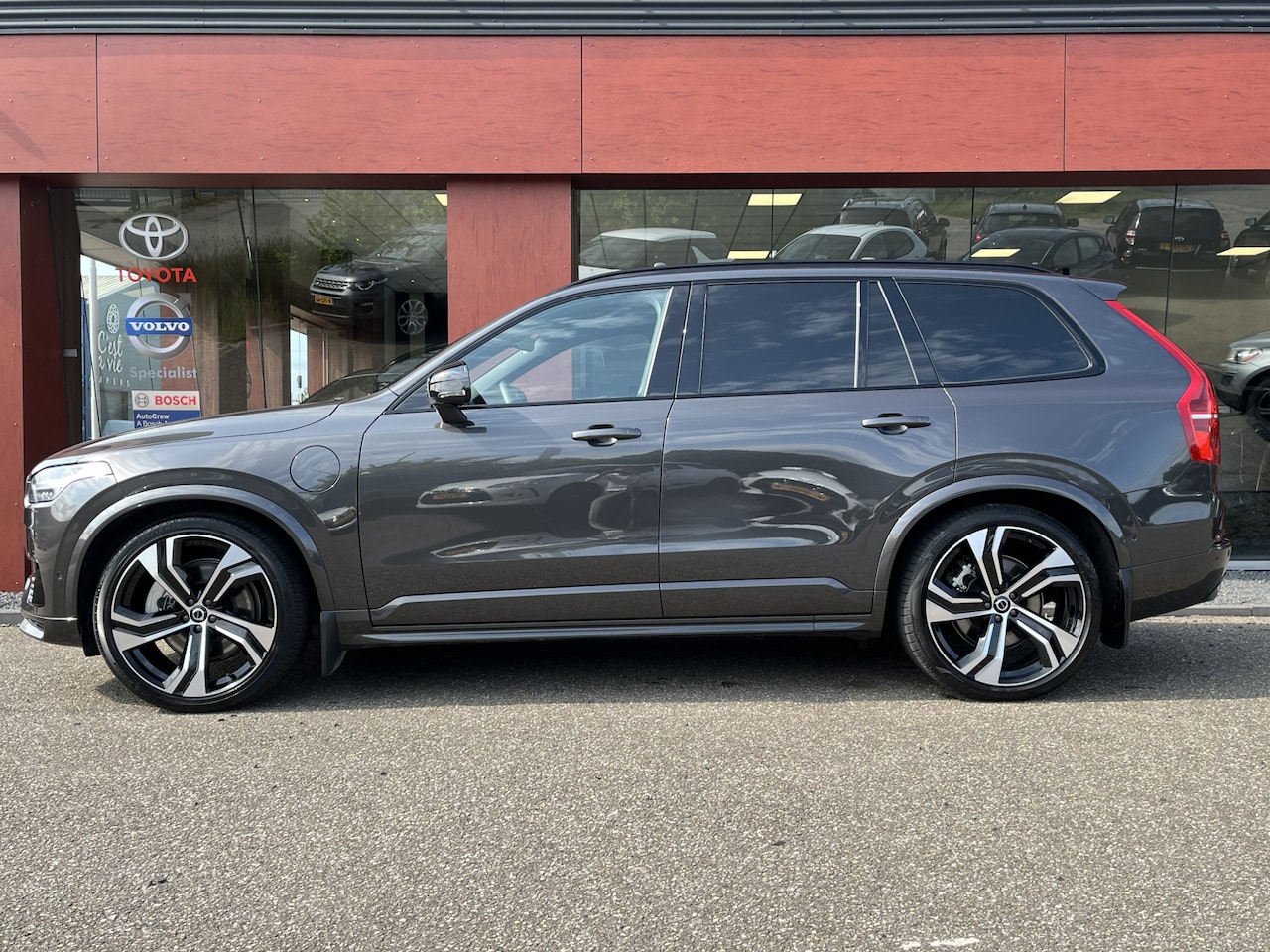 Volvo XC90 - 2.0 T8 Recharge AWD Ultimate Dark | Luchtvering | Bowers & Wilkins Audio | Trekhaak | Carp - AutoWereld.nl