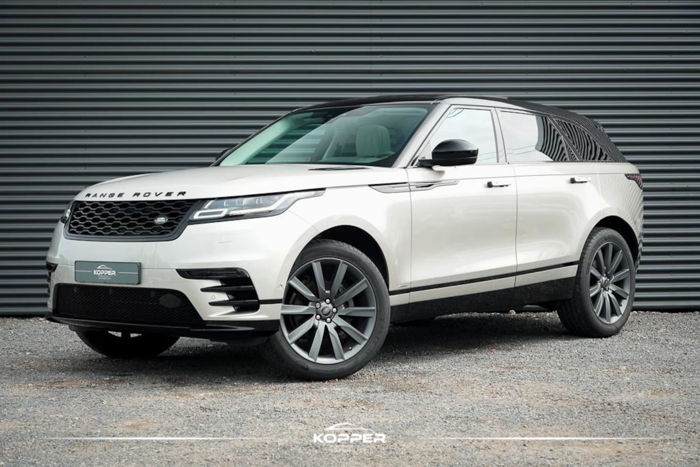 Land Rover Range Rover Velar - 2.0 I4 Turbo AWD R-Dynamic HSE 2.0 I4 Turbo AWD R-Dynamic HSE / Pano / NL Auto - AutoWereld.nl