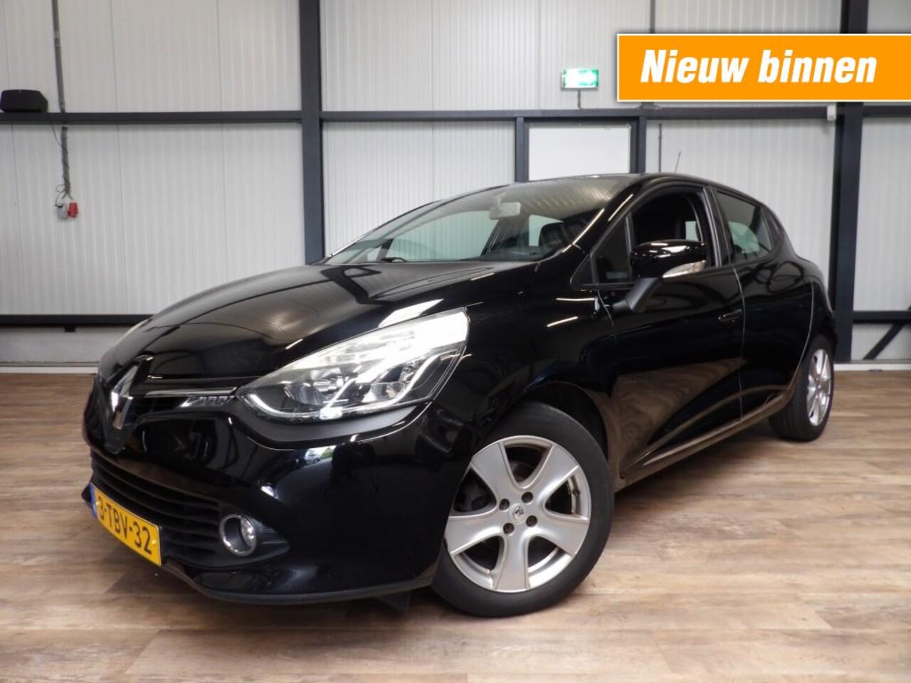 Renault Clio - 0.9 TCE navigatie - trekhaak - nette staat - AutoWereld.nl