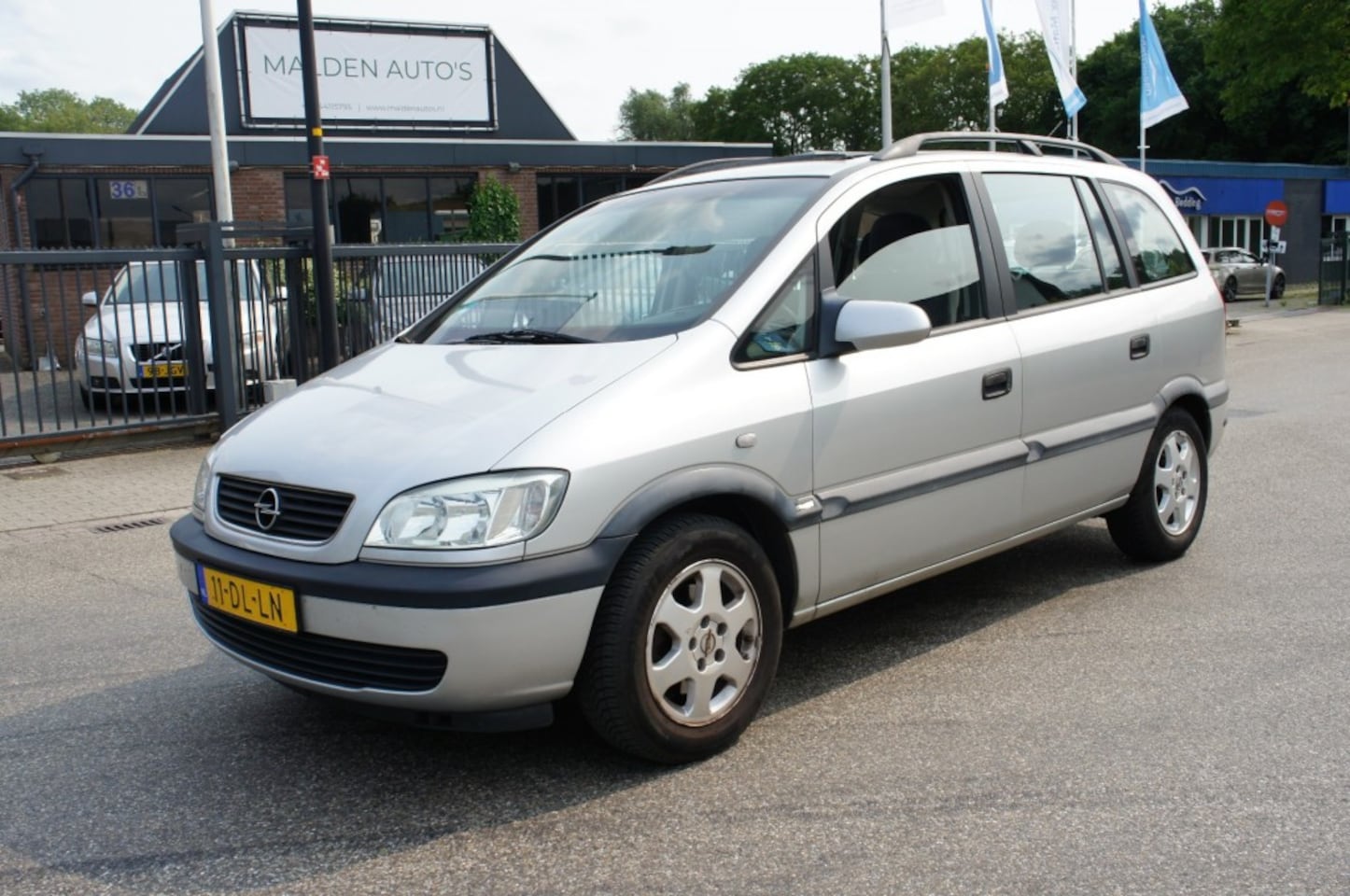 Opel Zafira - 1.6-16V 7PERS. TREKH/SCHUIFKANTELDAK GOEDE STAAT - AutoWereld.nl