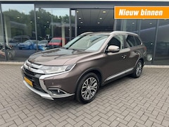 Mitsubishi Outlander - 2.0 Instyle 7-Pers, Full Options, Leder, Schuifdak, Keyless, Trekhk,