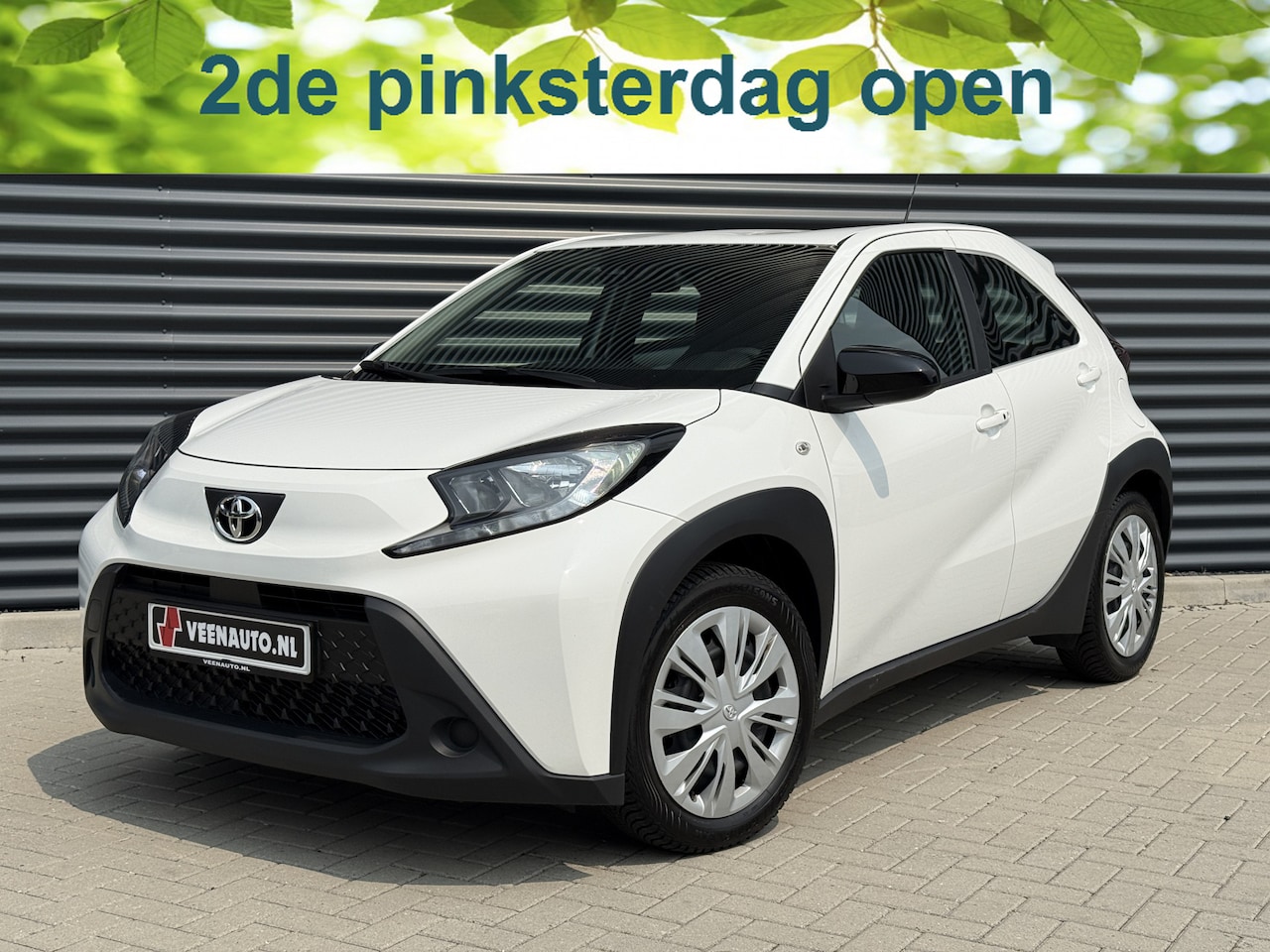 Toyota Aygo X - 1.0 VVT-i MT Play Camera/Apple/Stoelwarm/Keyless 2e Pinksterdag open van 12uur tot 16uur - AutoWereld.nl