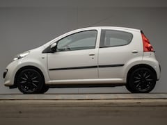 Peugeot 107 - 1.0-12V XR Sport (NAVI, BLUETOOTH, ELEKTRISCH PAKKET, MULTIMEDIA SYSTEEM, SPORTSTOELEN, NI