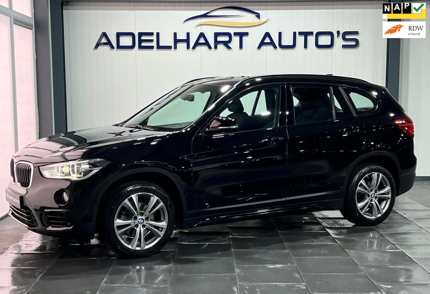 BMW X1 - SDrive18i Executive M stuur / Automaat Panorama dak / Navigatie full map / Camera / Keyles - AutoWereld.nl