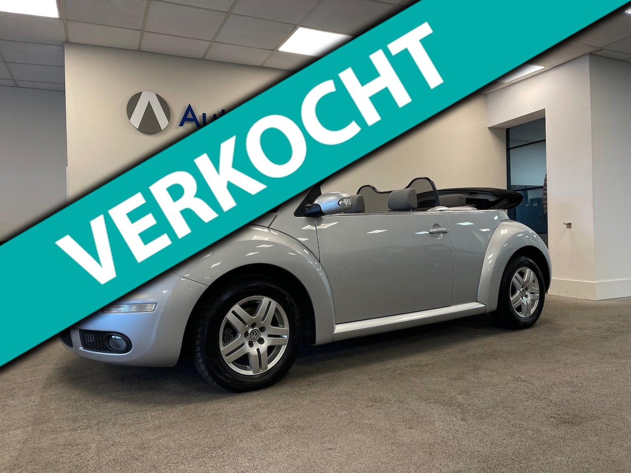 Volkswagen New Beetle Cabriolet - 1.6 HIGHLINE|TREKHAAK|FACELIFT|AIRCO|ELEKTRISCHE KAP - AutoWereld.nl