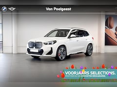 BMW iX1 - eDrive20 67 kWh | M Sport | Glazen Panoramadak | Stoelverwarming | Comfort Access | Select