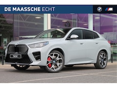 BMW iX2 - eDrive20 M Sport / Panoramadak / Trekhaak / Sportstoelen / Adaptieve LED / M Adaptief onde