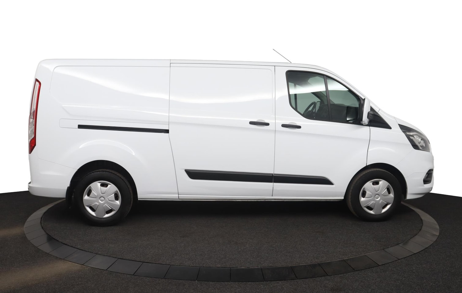 Ford Transit Custom - 320 2.0 TDCI L2H1 130PK|Cruise|3pers|Dealer onderhouden - AutoWereld.nl