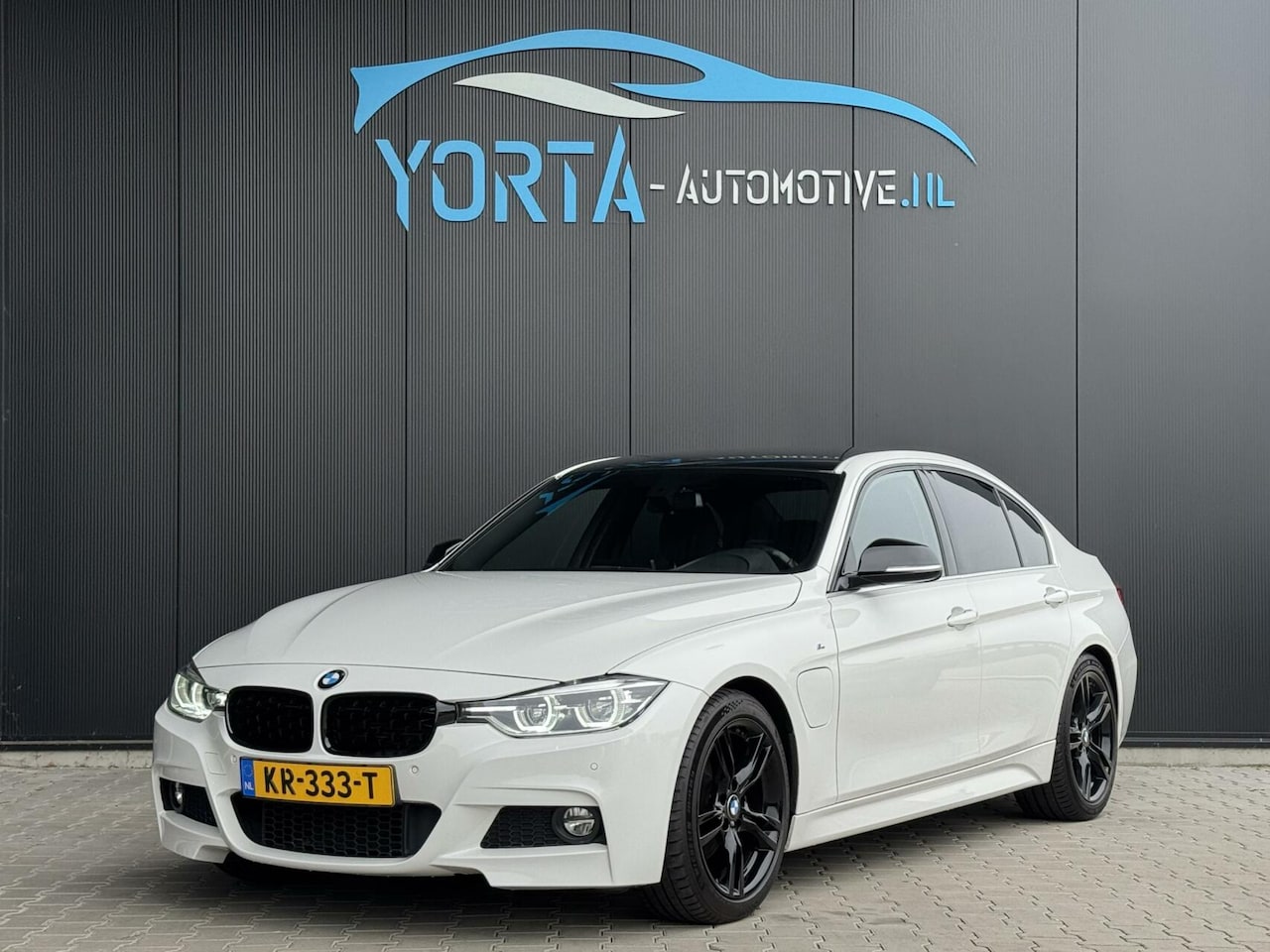 BMW 3-serie - 330e Centennial High Executive 330e Centennial High Executive - AutoWereld.nl