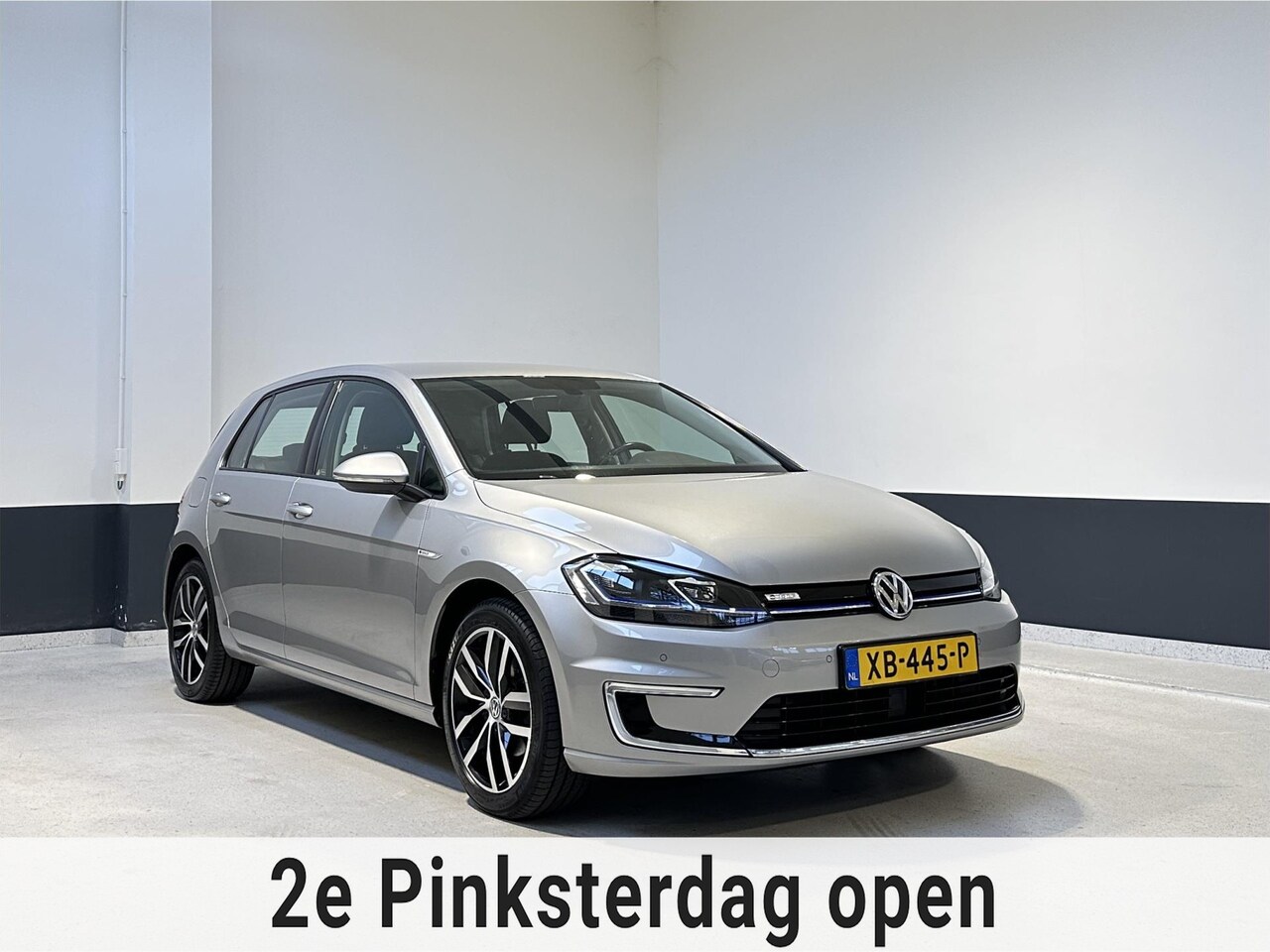 Volkswagen e-Golf - E-Golf | NL | Warmtepomp | Navi | Carplay | PDC | Climate | 17" LM - AutoWereld.nl