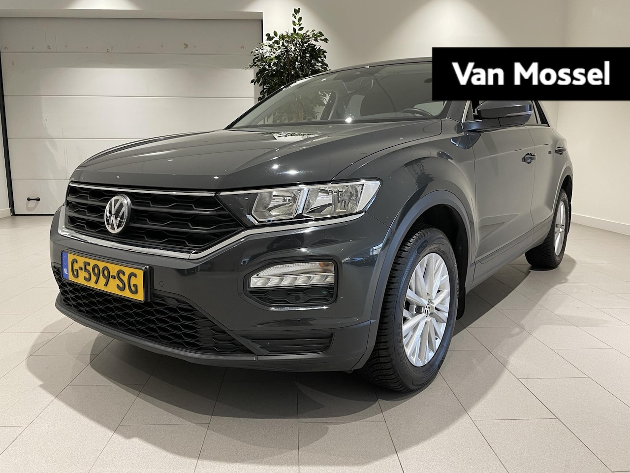Volkswagen T-Roc - 1.5 TSI Sport 150 PK DSG | Automaat | Apple Carplay | Stoelverwarming | Achteruitrijcamera - AutoWereld.nl
