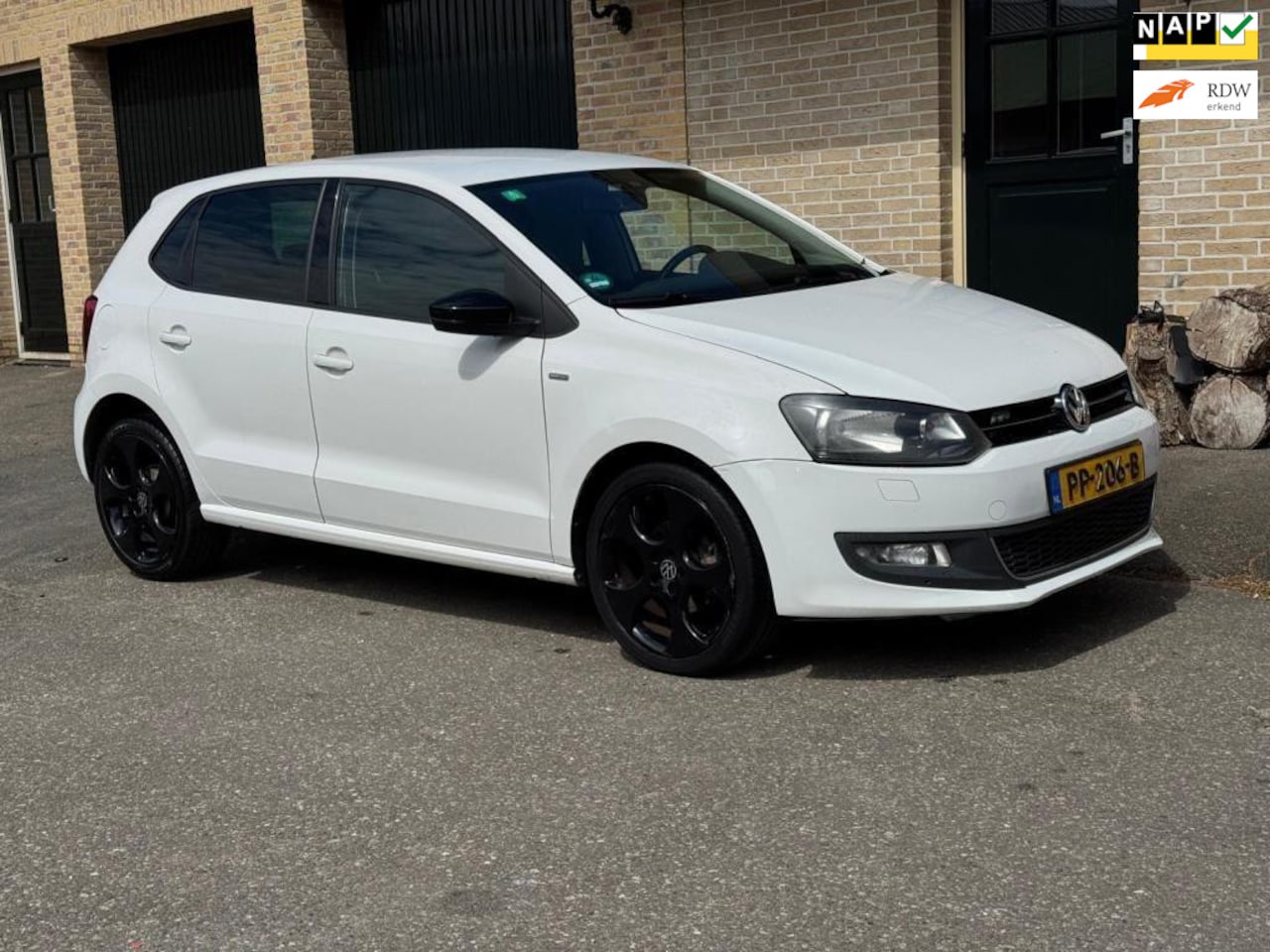 Volkswagen Polo - 1.2 Match| NAVI | AIRCO| PDC - AutoWereld.nl