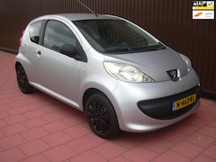 Peugeot 107 - 1.0-12V XR