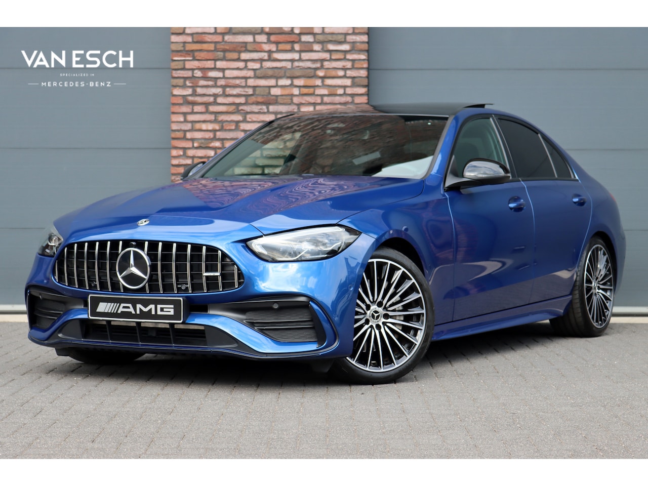 Mercedes-Benz C-klasse - 180 AMG Line Aut9 | Panoramadak | Sfeerverlichting | Nightpakket | Camera | Dodehoekassist - AutoWereld.nl