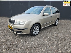 Skoda Fabia Combi - 1.4-16V Elegance NIEUWE APK TREKHAAK