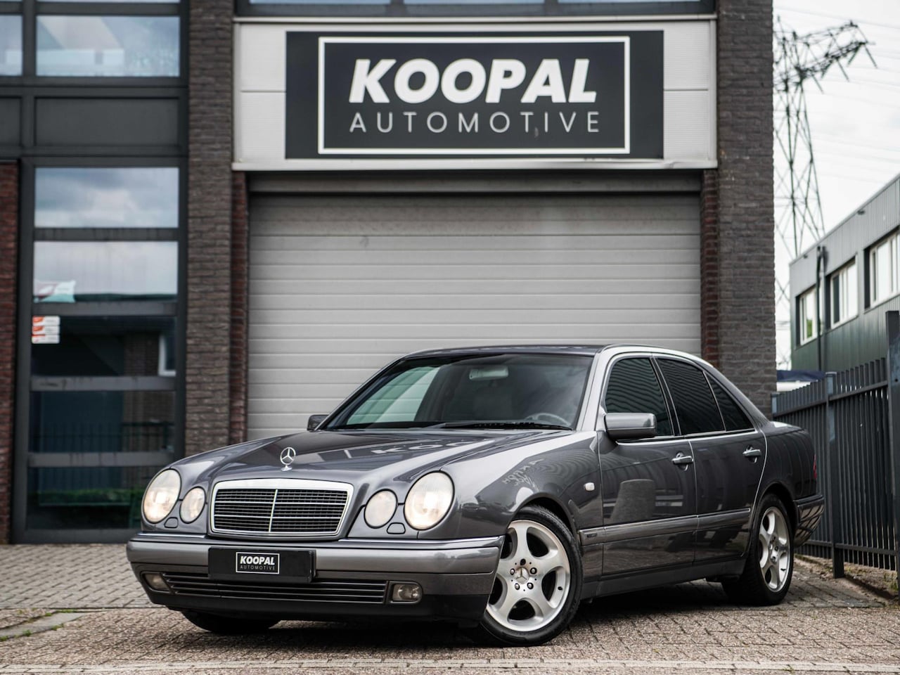 Mercedes-Benz E-klasse - 240 Elegance | Clima | Nette staat | Uniek - AutoWereld.nl