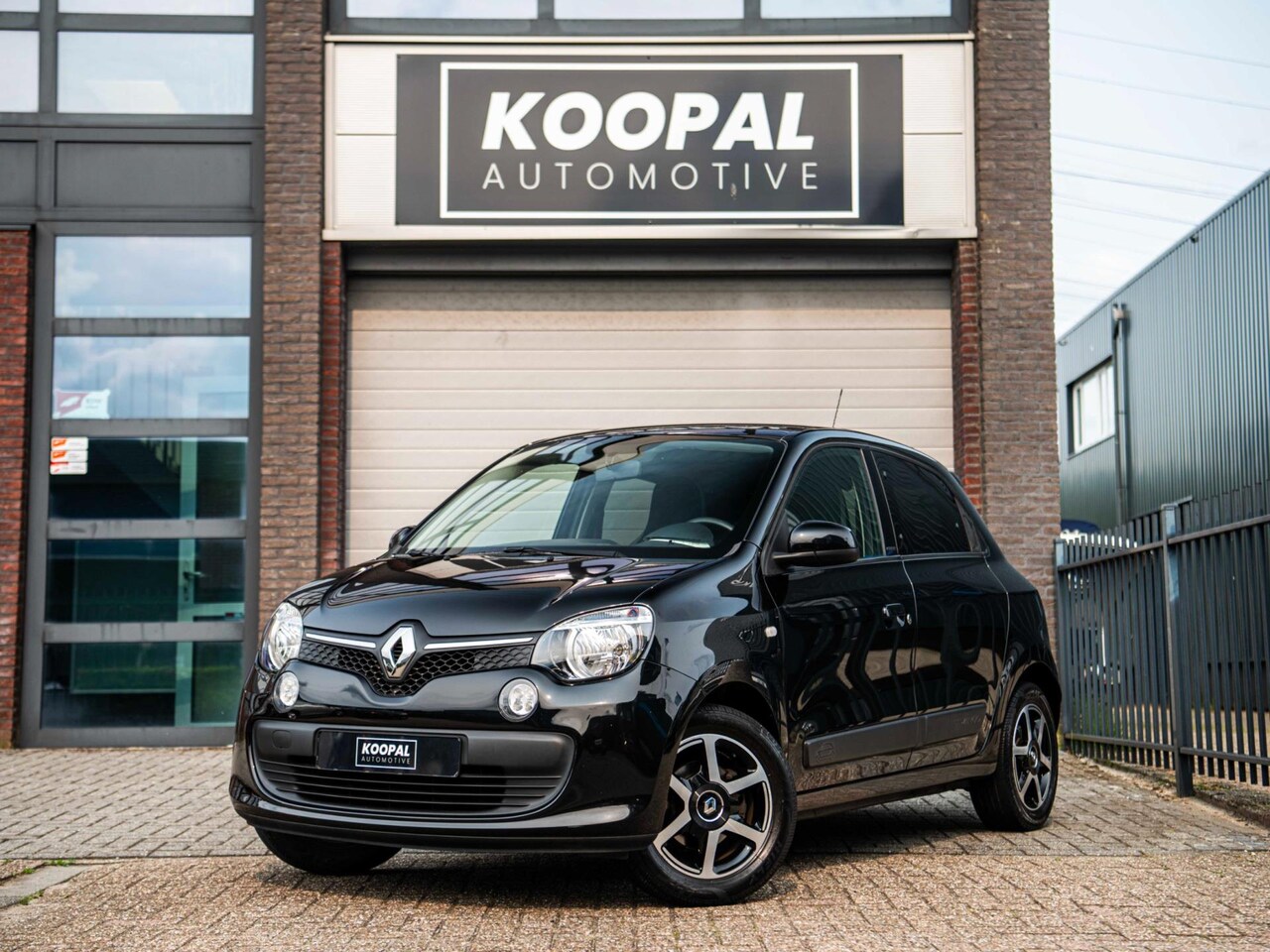 Renault Twingo - 1.0 SCe Limited | Airco | Parkeersensoren | Cruise - AutoWereld.nl
