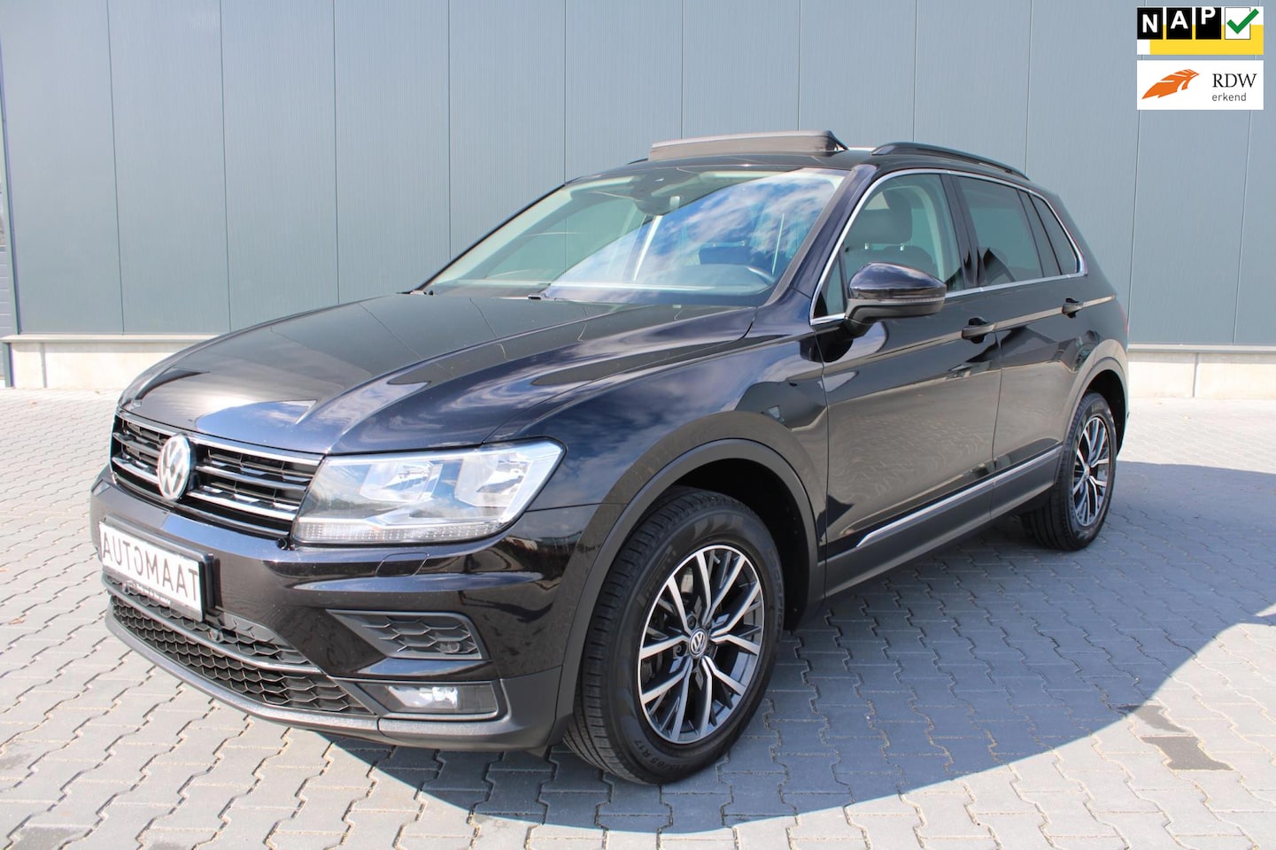 Volkswagen Tiguan - 2.0 TSI 4Motion Highline SCHUIFDAK TREKHAAK - AutoWereld.nl