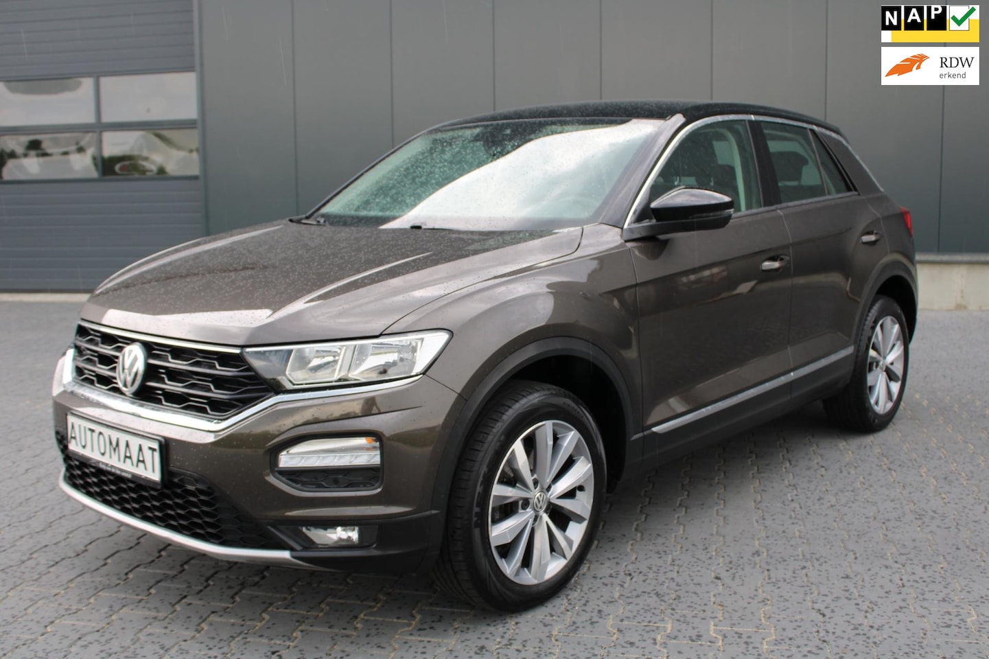 Volkswagen T-Roc - 1.5 TSI ACT Style AUTOMAAT CRUISE APPLE CARPLAY - AutoWereld.nl