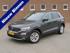 Volkswagen T-Roc - 1.0 TSI 110Pk Style * Rijklaarprijs incl. garantie * Navigatie * Carplay Android * Parkeer