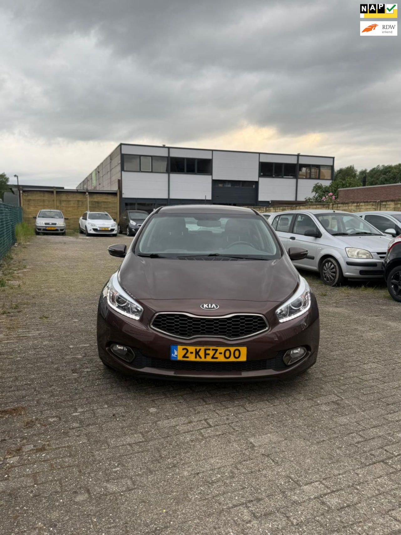 Kia Cee'd - 1.6 GDI Super Pack Premium 1.6 GDI Super Pack Premium - AutoWereld.nl
