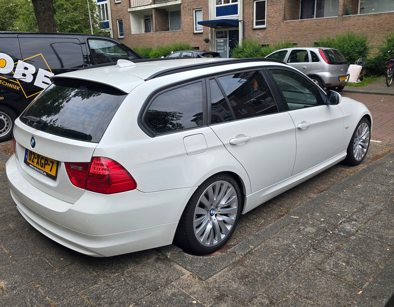 BMW 3-serie Touring - 318i Luxury Line - AutoWereld.nl