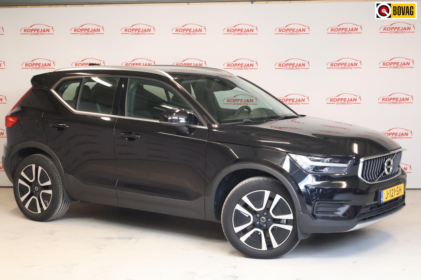 Volvo XC40 - 1.5 T4 Recharge Inscription Expression NL auto, Trekhaak, Carplay, Led - AutoWereld.nl