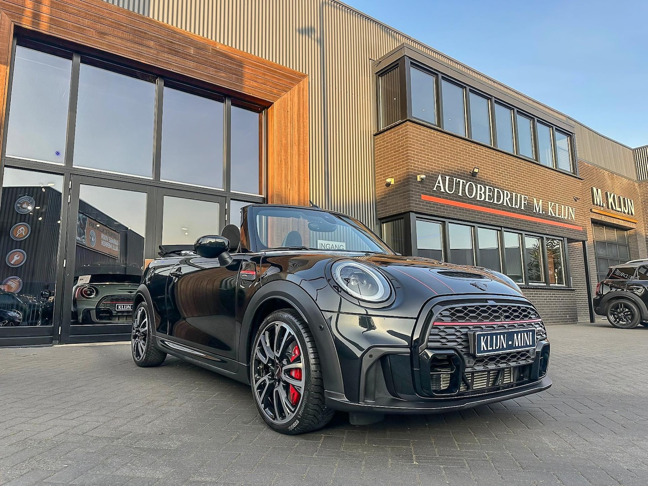 MINI Cabrio - Mini 2.0 John Cooper Works JCW Pack F1 Aut 231pk/Camera/HK/Head up/Bomvol - AutoWereld.nl