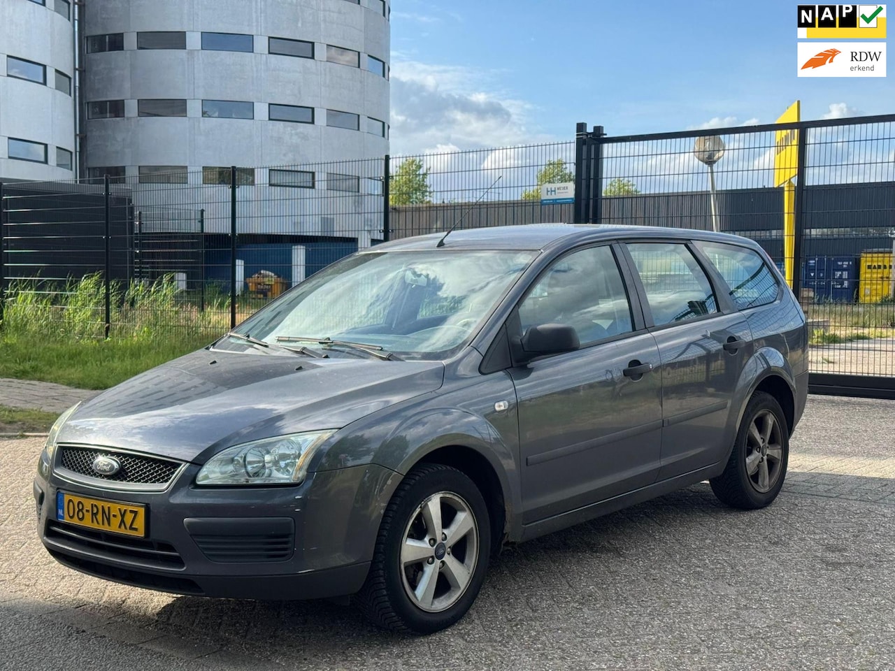 Ford Focus Wagon - 1.6-16V Ambiente/INRUILKOOPIE - AutoWereld.nl