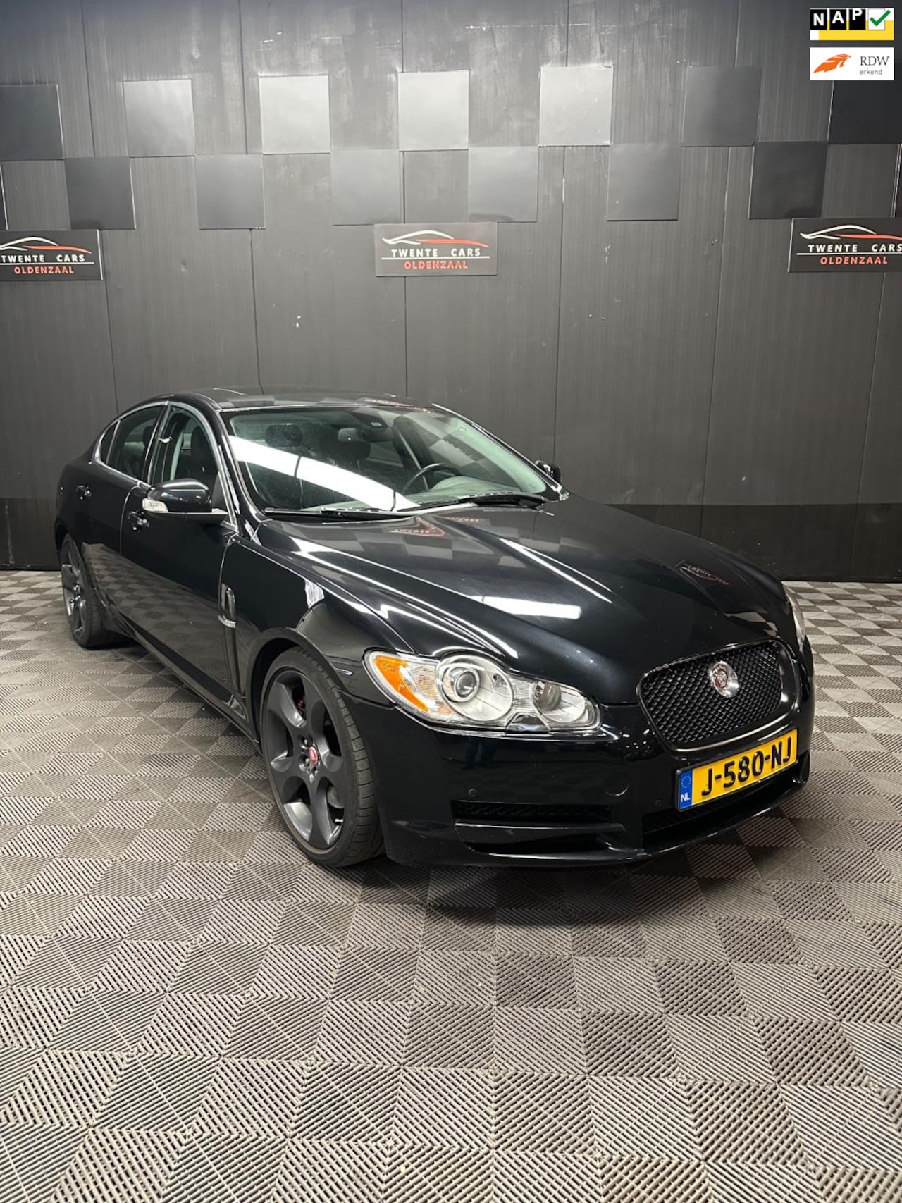Jaguar XF - 4.2 V8 SV8 Supercharged | B&W | Pano | Camera | - AutoWereld.nl