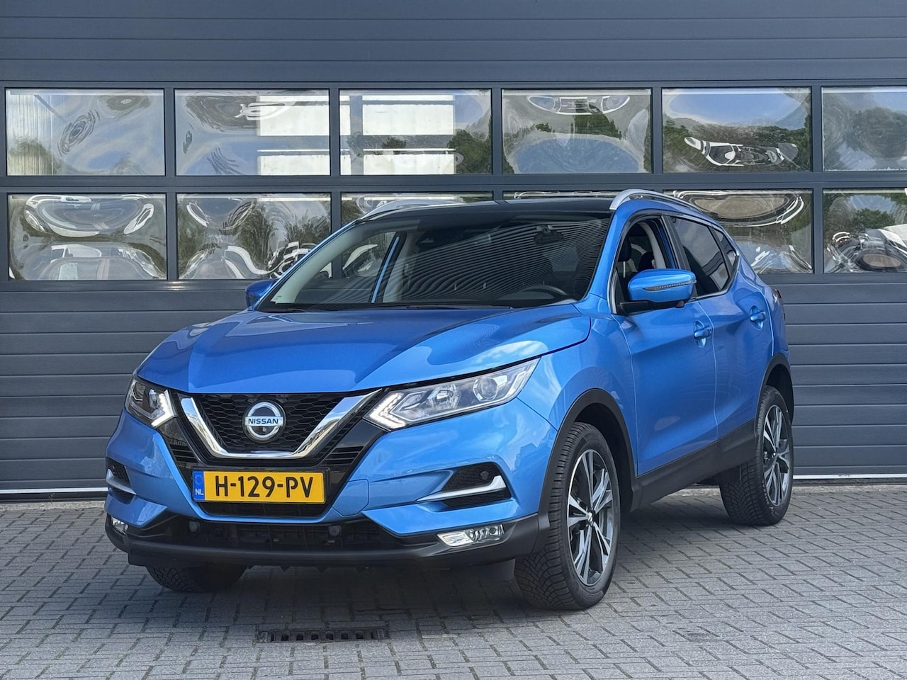 Nissan Qashqai - 1.3 DIG-T N-CONNECTA I CLIMATE CONTROL I CRUISE CONTROL I PANORAMADAK I NAVIGATIE - AutoWereld.nl