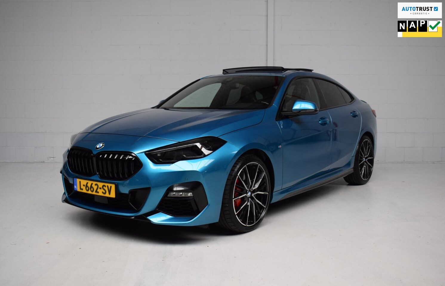 BMW 2-serie Gran Coupé - 220i AUT M-SPORT ORG.NED / PANORAMADAK / CAMERA / M-SPORTSTOELEN / SFEERVERLICHTING - AutoWereld.nl