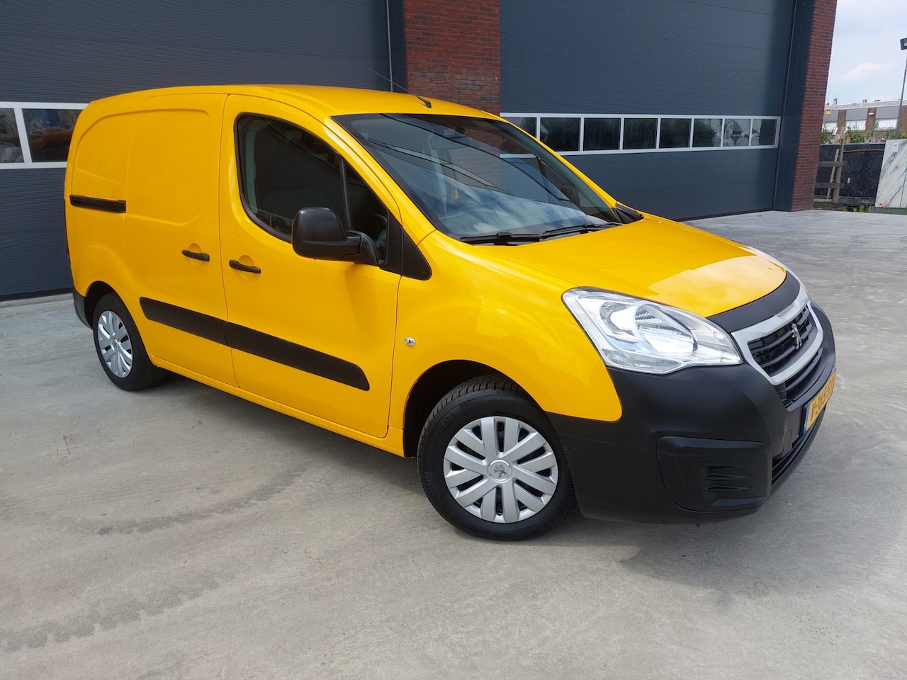 Peugeot Partner - 120 1.6 BlueHDi 100 L1 AIRCO SCHUIFDEUR Euro6 - AutoWereld.nl