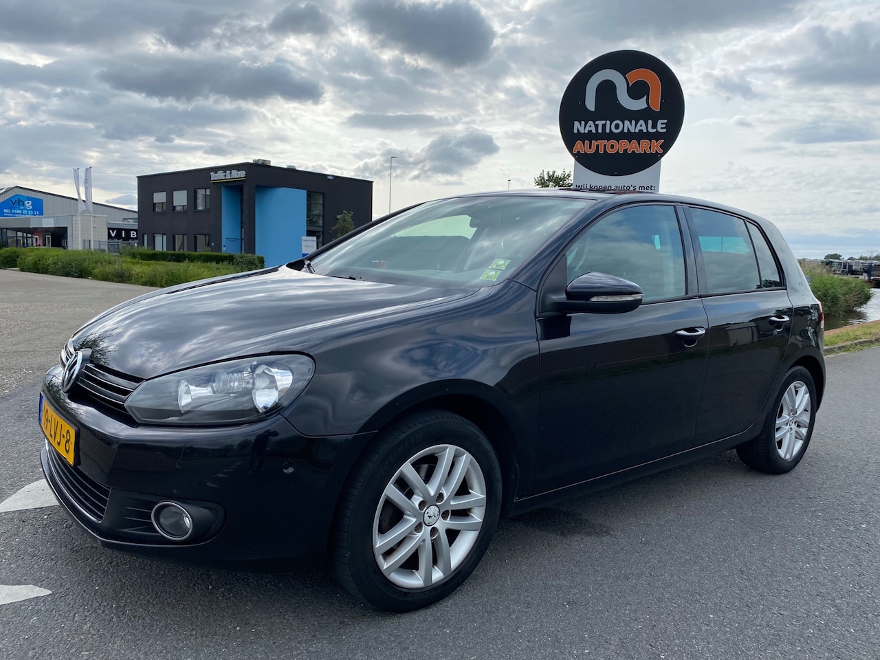 Volkswagen Golf - 2010 * 1.2 TSI Highline BlueMotion * AIRCO * NAV * LMV * LED - AutoWereld.nl