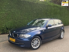 BMW 1-serie - 118i AUTOMAAT/RIJDT ZEER GOED/NAVIGATIE/CRUISE