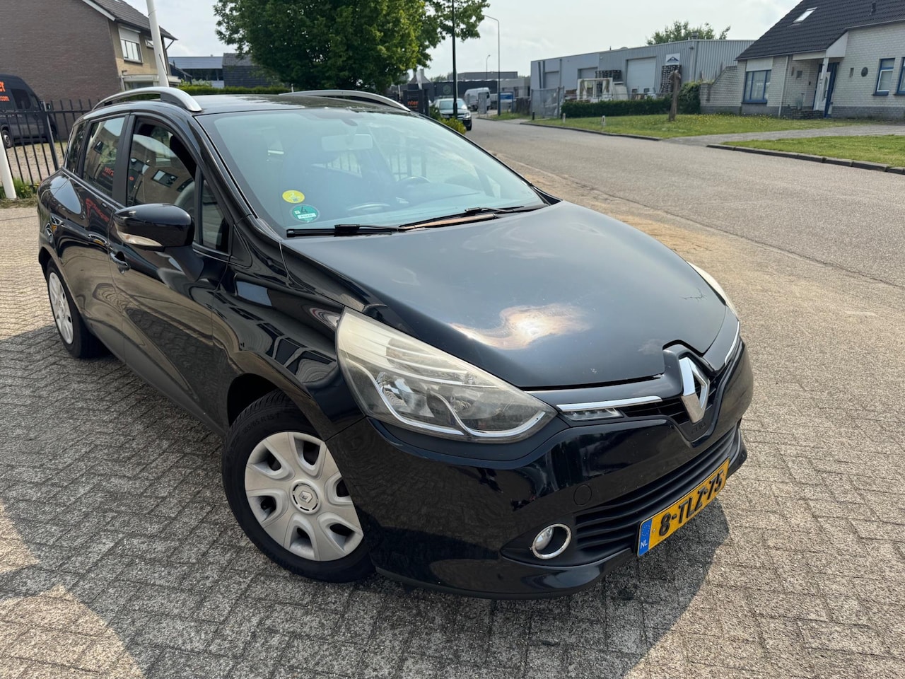 Renault Clio Estate - 1.5 dCi ECO Authentique Airco Navigatie - AutoWereld.nl