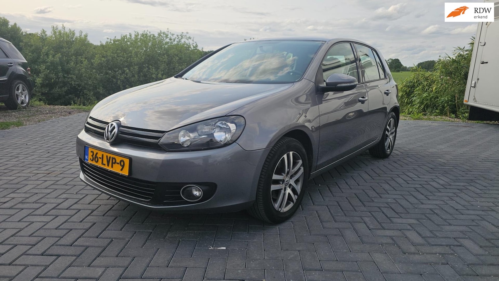Volkswagen Golf - 1.2 TSI Tour 2010 nieuwe APK! NAP - AutoWereld.nl